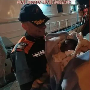 Il cuore di una divisa nel mare dell‘amore Spedito Oggi