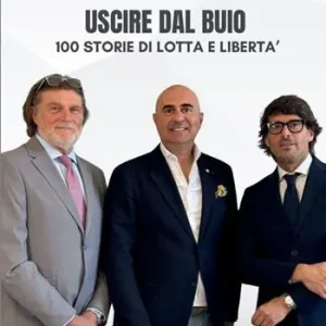 Uscire dal buio. 100 storie di lotta e libertà Super Prezzo