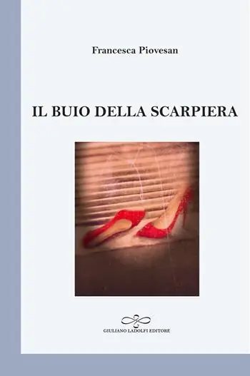 Esclusivo Il buio della scarpiera